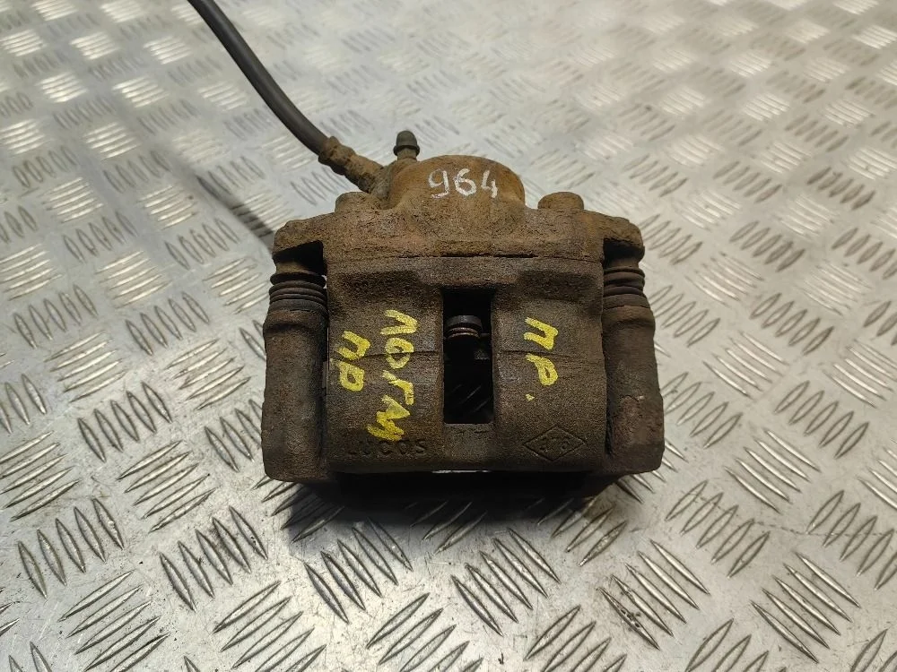 Суппорт передний правый Renault Logan