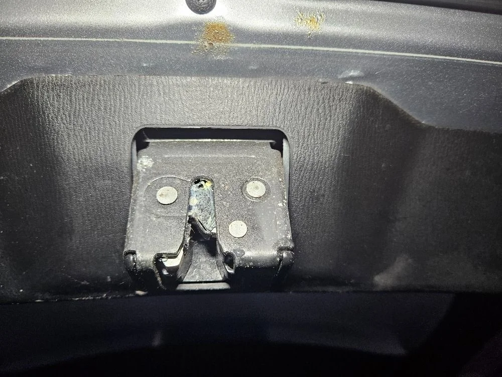 Замок крышки багажника на Mazda CX-5 KE рест