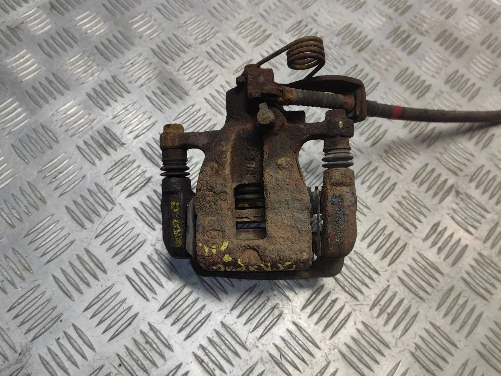 Суппорт тормозной задний правый Hyundai Solaris 1