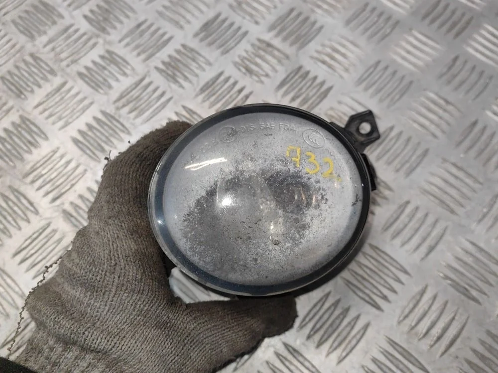 Фара противотуманная левая Volkswagen Golf Mk5