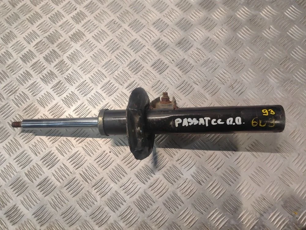 Стойка подвески передняя правая VW Passat CC B6