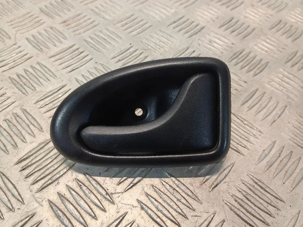 Ручка двери внутренняя правая Renault Logan