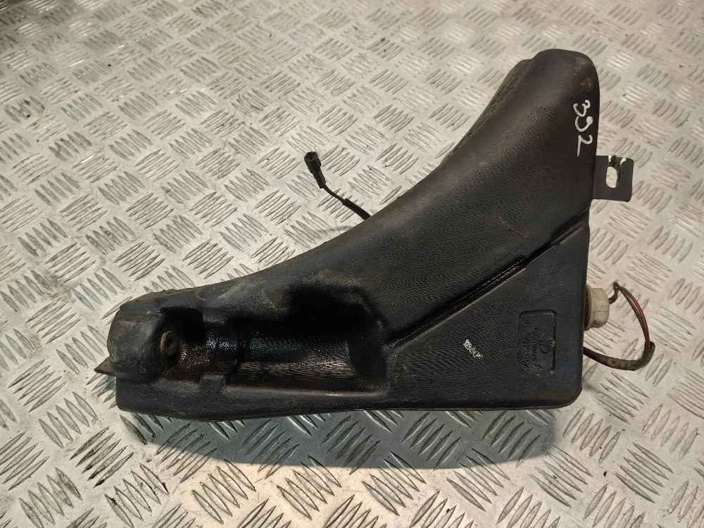 Бачок омывателя Daewoo Nexia