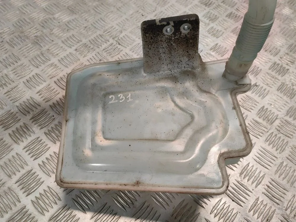 Бачок омывателя Volkswagen Golf Mk6