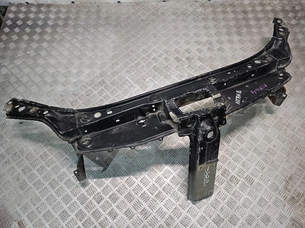 Панель передняя верхняя Renault Logan