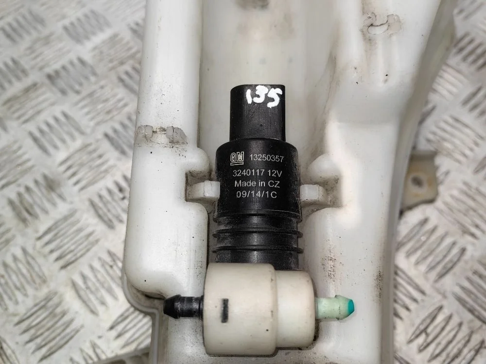 Насос омывателя Opel Mokka