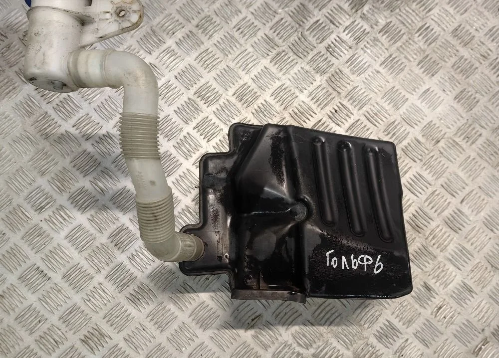 Бачок омывателя Volkswagen Golf Mk6