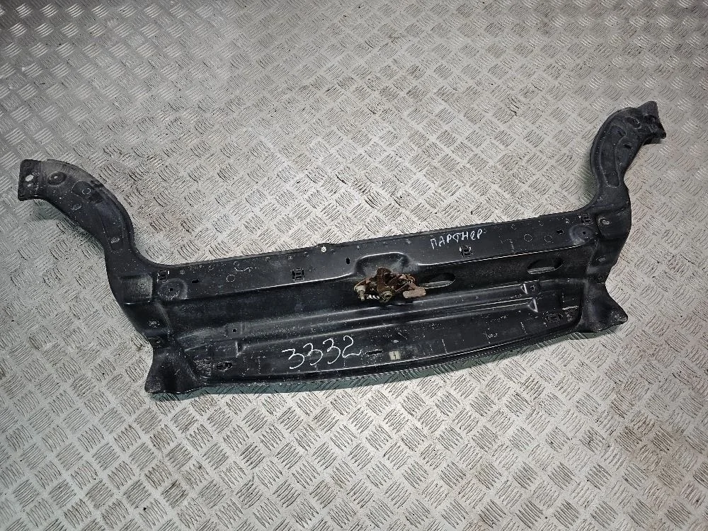 Панель передняя Peugeot Partner