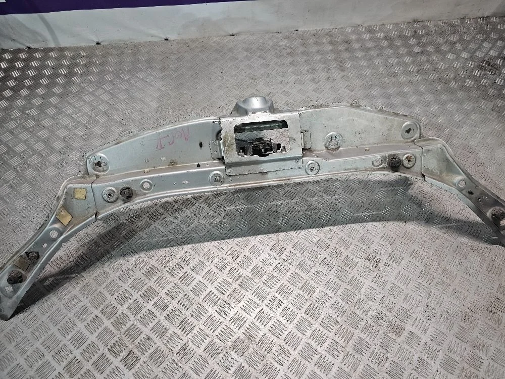 Панель передняя верхняя Renault Logan