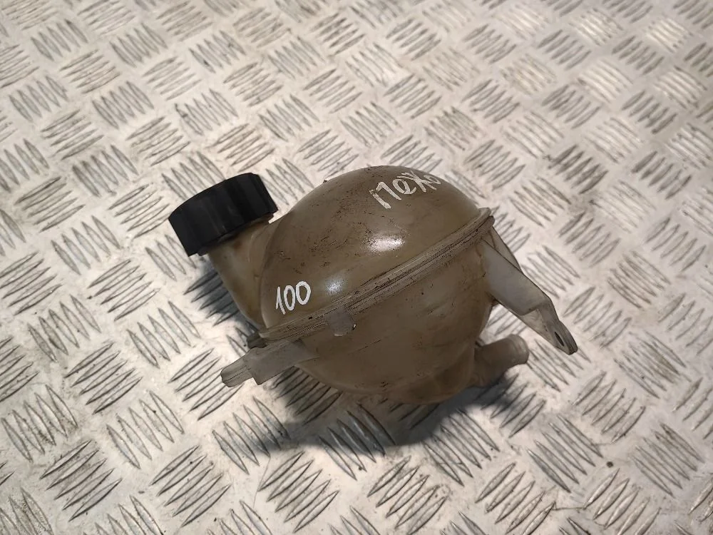 Бачок расширительный Peugeot 308