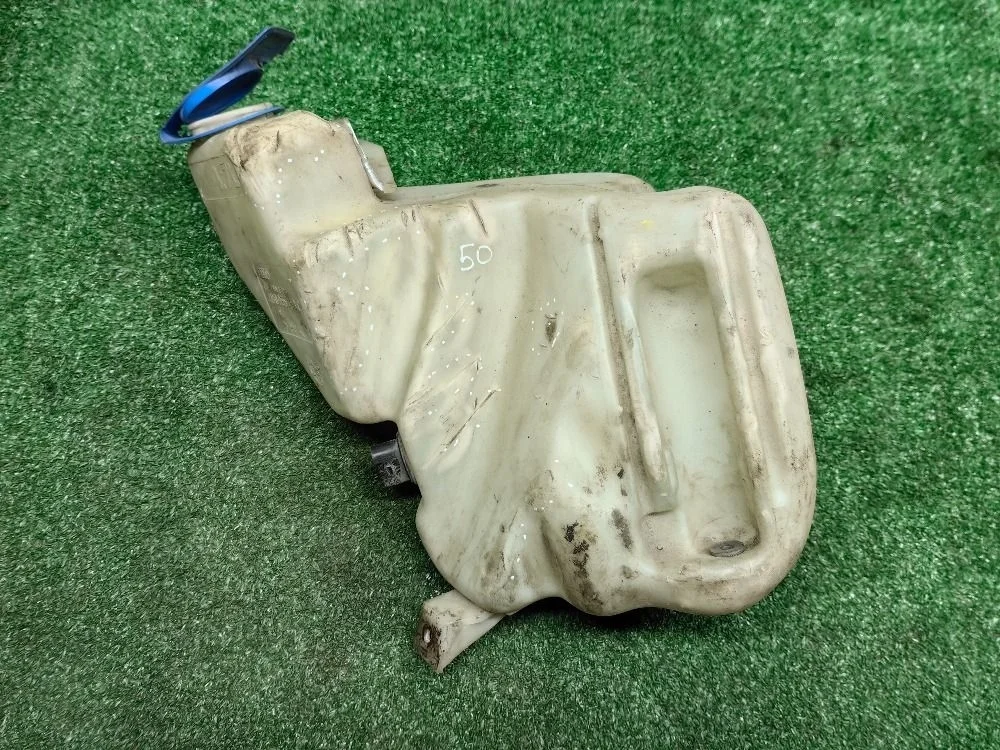 Бачок омывателя Audi A6 C5