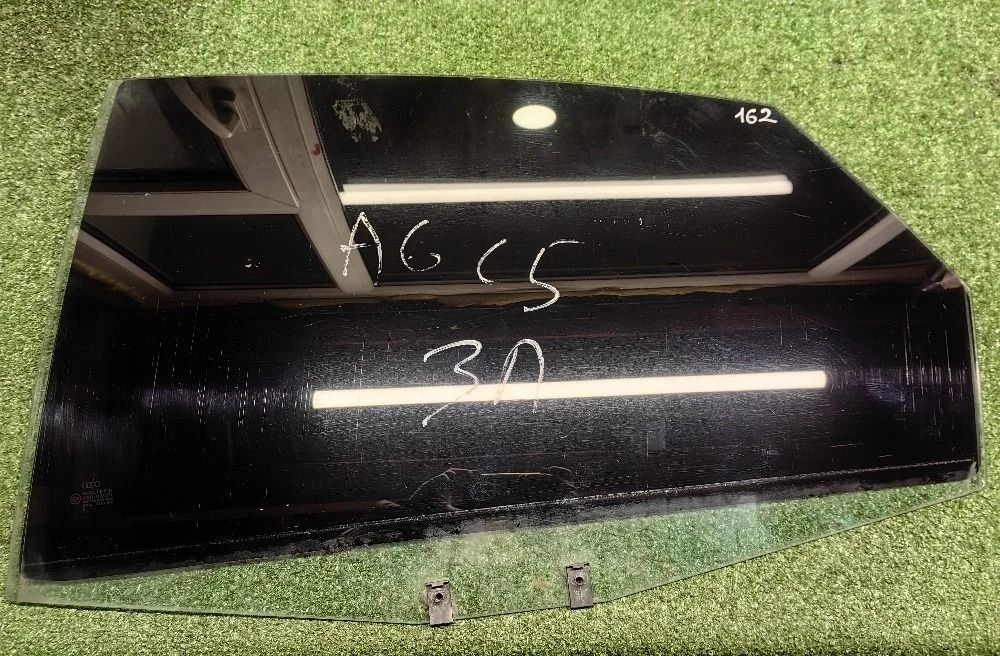 Стекло задней левой двери Audi A6 C5