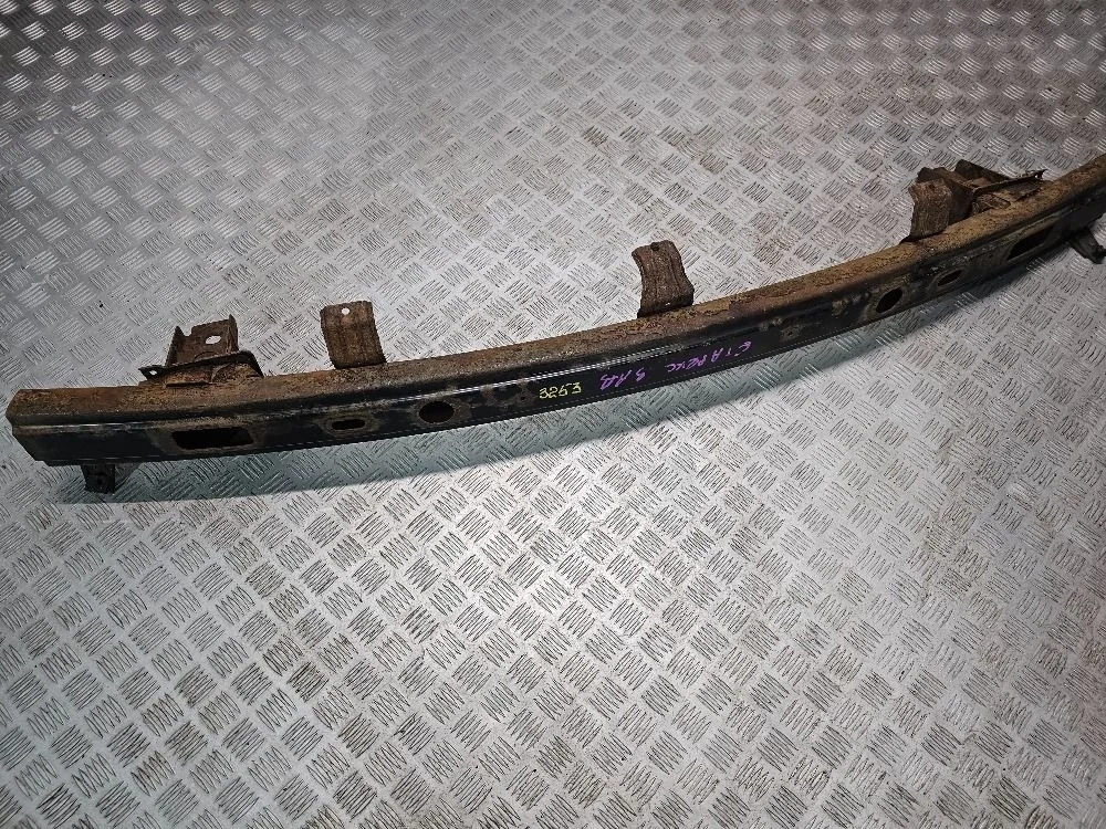 Усилитель бампера задний Hyundai Grand Starex