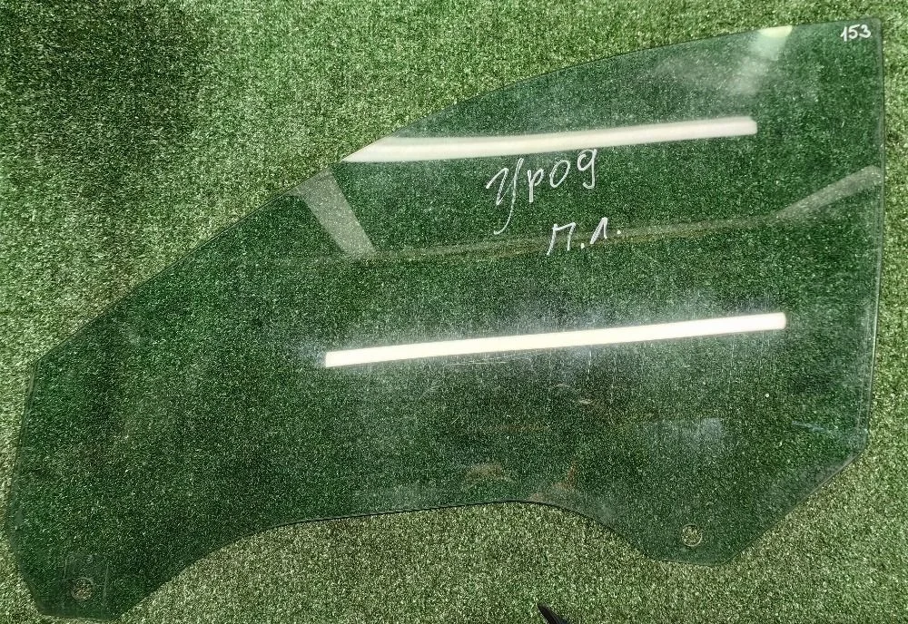 Стекло двери передней левой Audi A6 Allroad C5