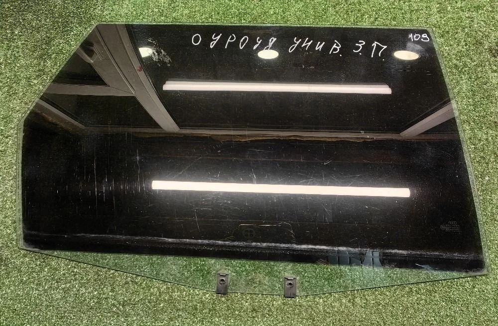 Стекло задней правой двери Audi A6 C5 Allroad