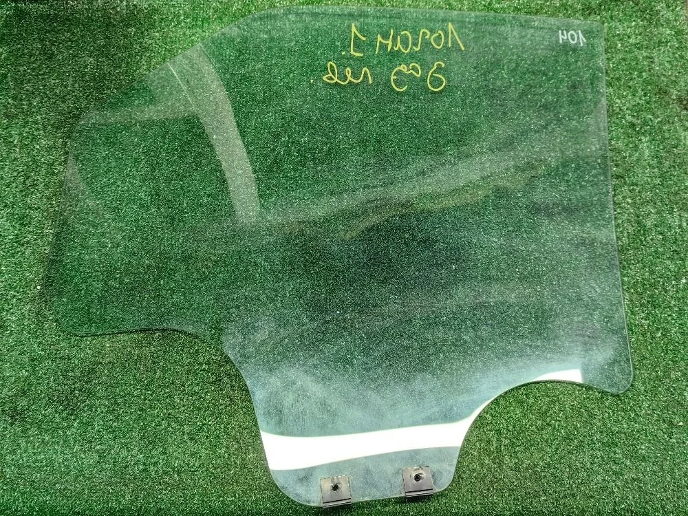 Стекло задней левой двери Renault Logan I