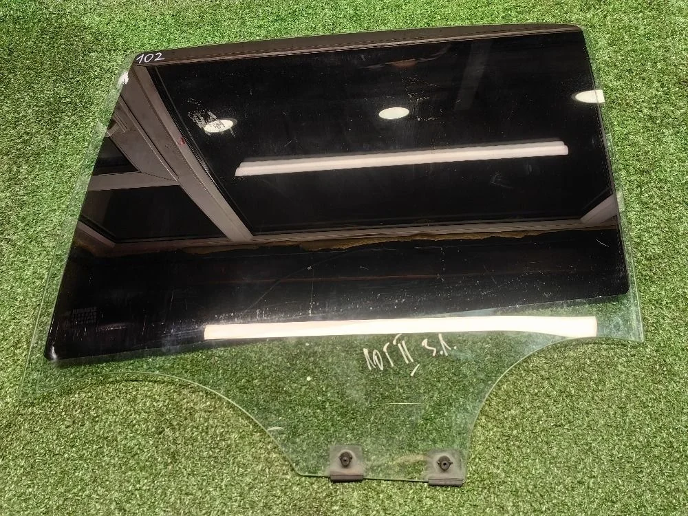 Стекло задней левой двери Renault Logan 2