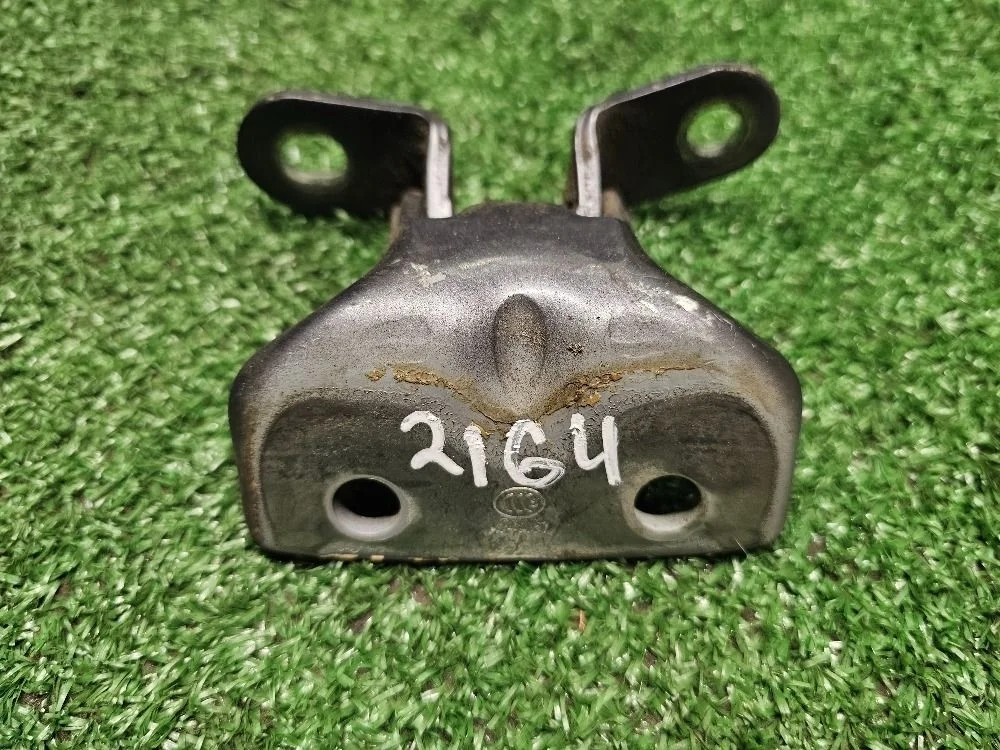 Петля двери передней правой нижняя Kia Ceed JD