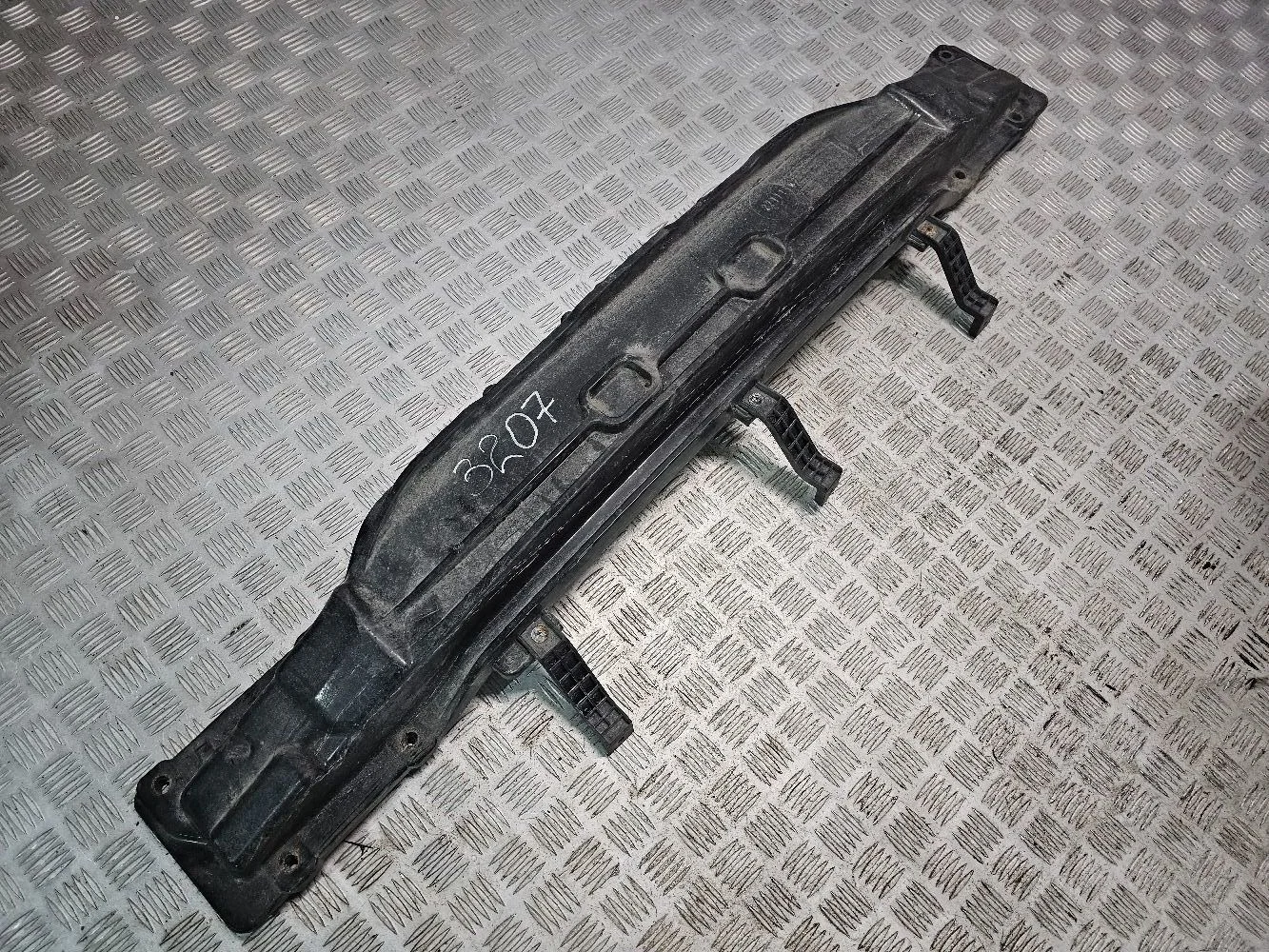 Усилитель заднего бампера Kia Ceed