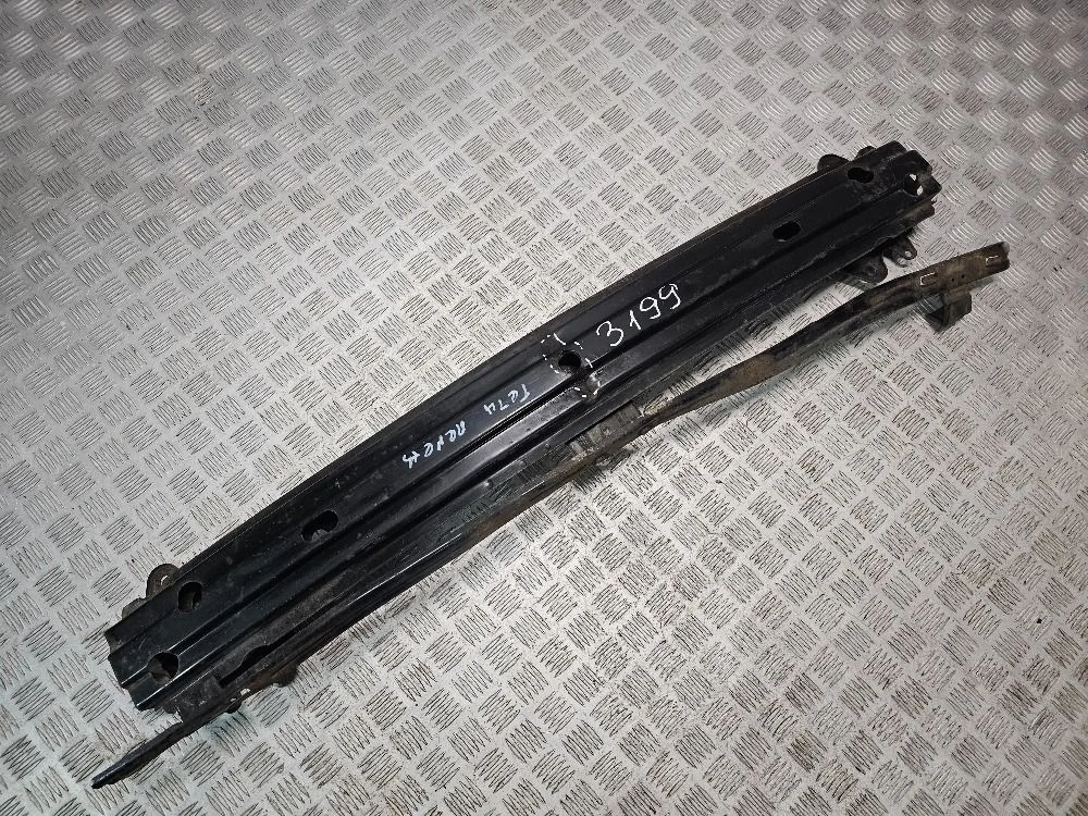 Усилитель переднего бампера Hyundai Gerz