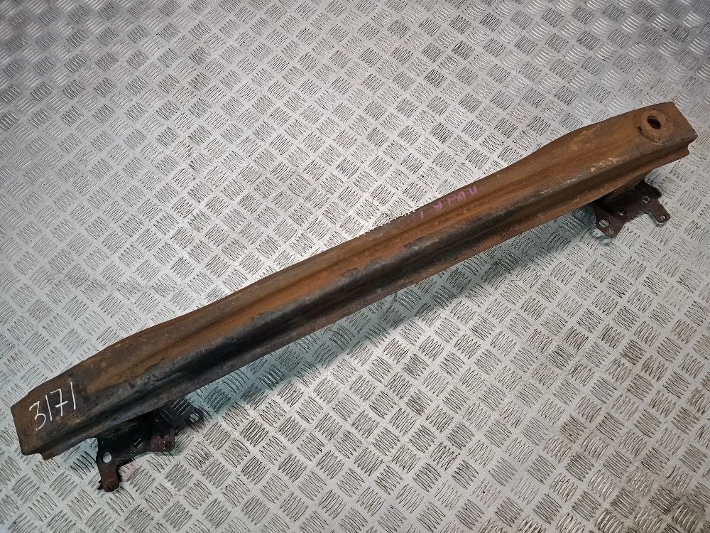 Усилитель бампера Volkswagen Touran