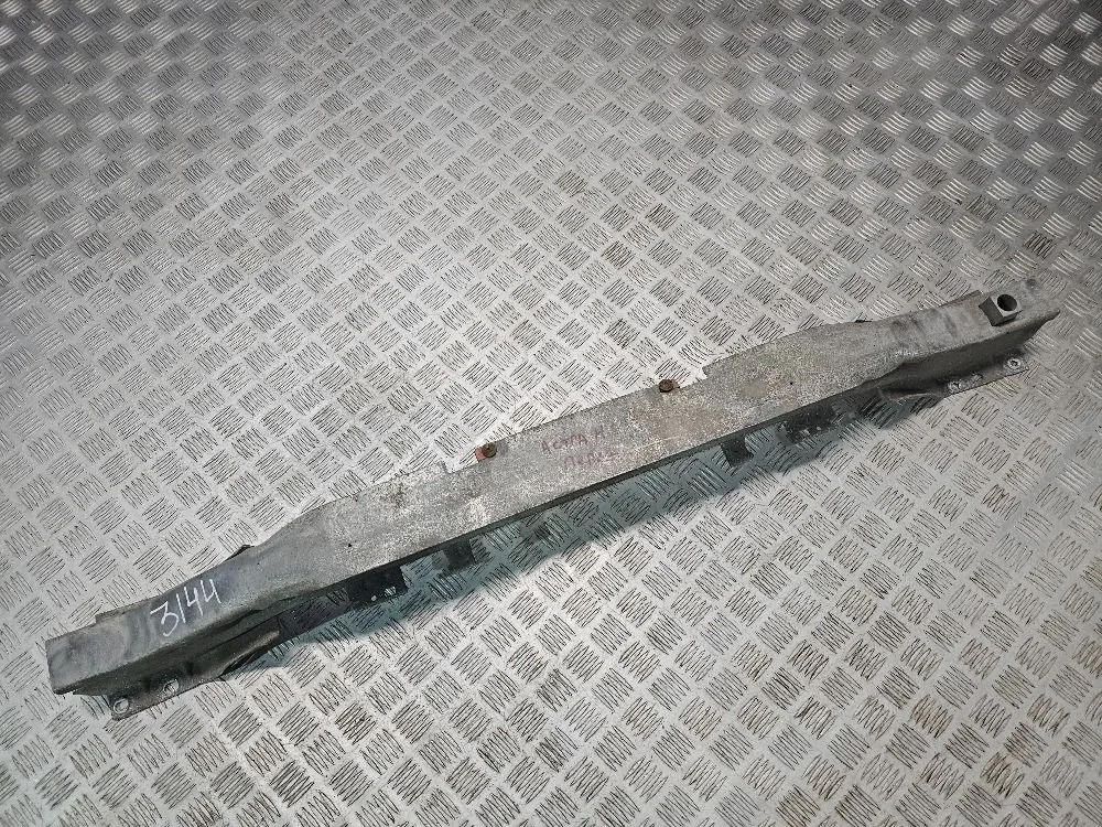 Усилитель заднего бампера на Opel Astra H