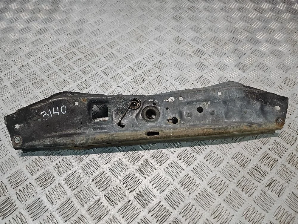 Передняя панель (телевизор) Opel Zafira