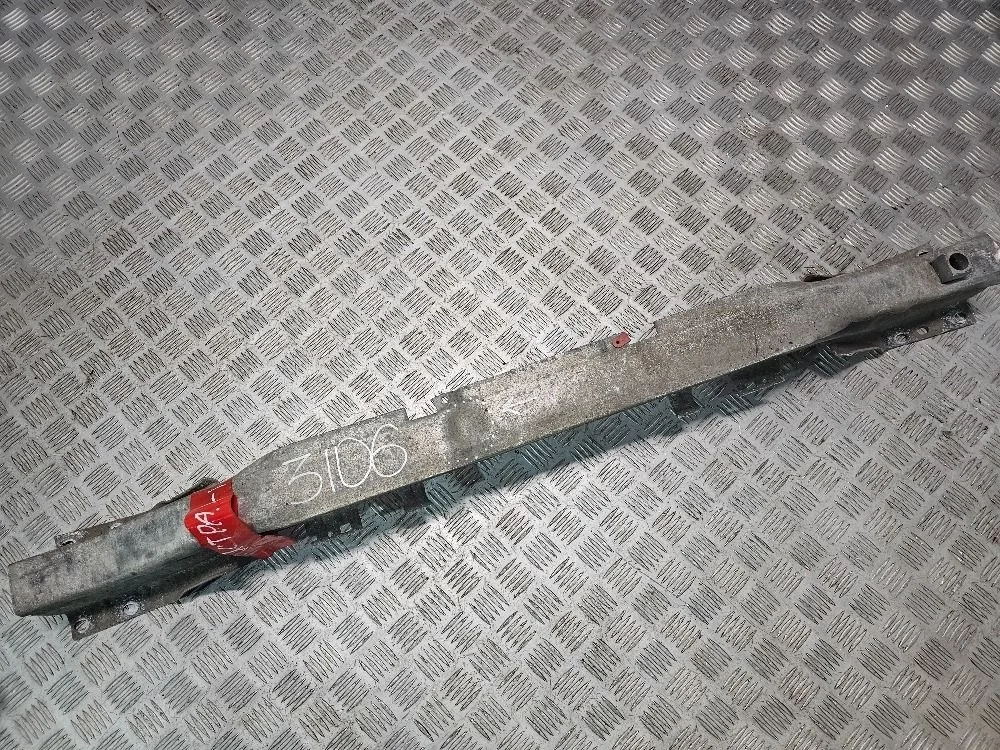 Усилитель заднего бампера на Opel Astra H