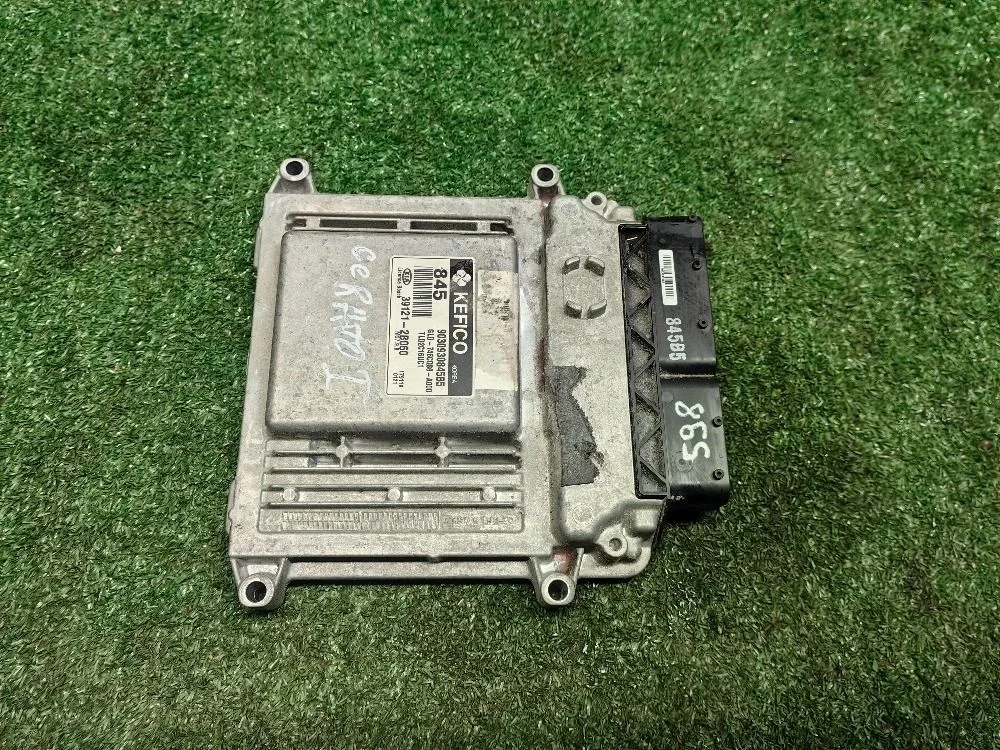 Блок управления двигателем Kia Cerato 1