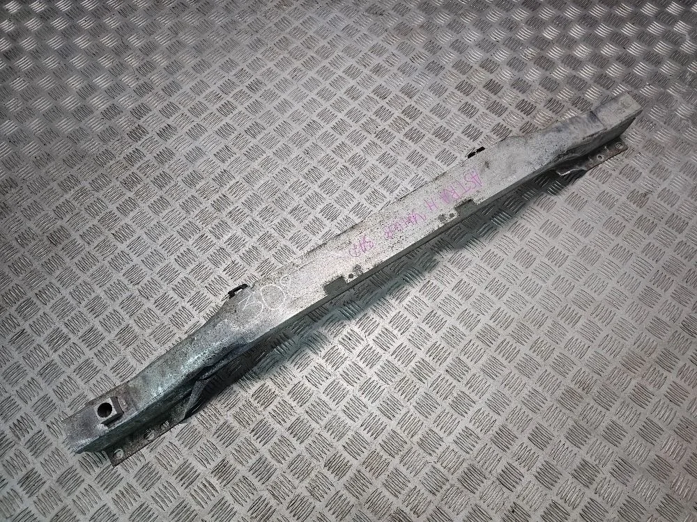 Усилитель заднего бампера на Opel Astra H