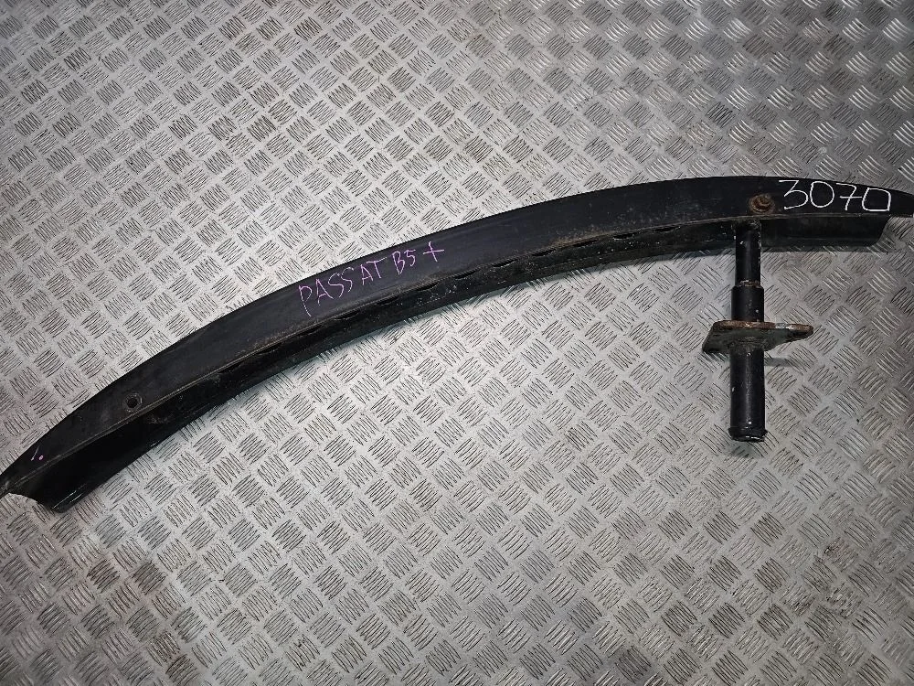 Усилитель переднего бампера Volkswagen Passat B5