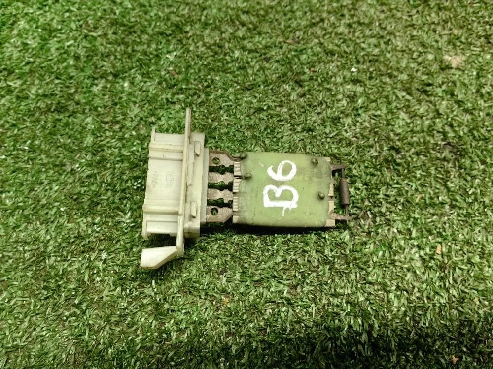 Резистор отопителя Volkswagen Passat B6