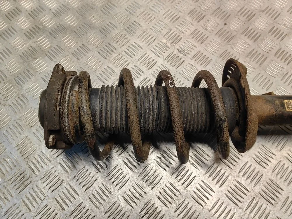 Пружина подвески передняя VW Golf 6