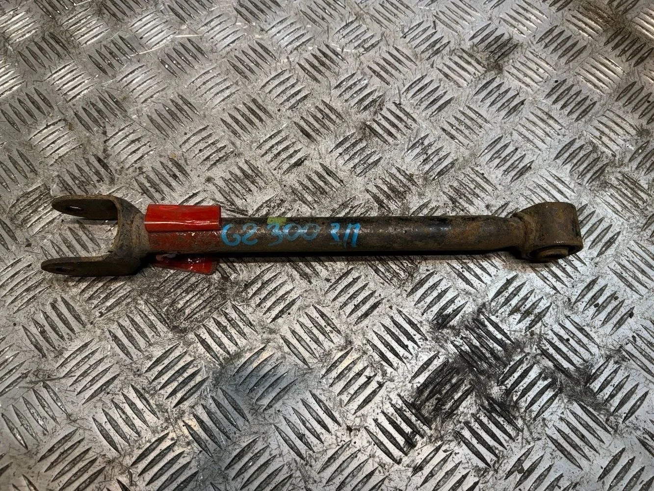 Рычаг задний правый Lexus gs 300