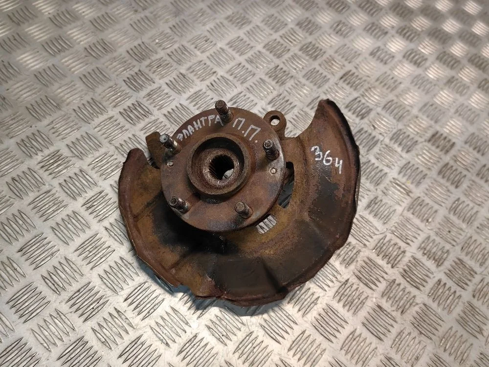 Кулак поворотный передний правый Hyundai Elantra