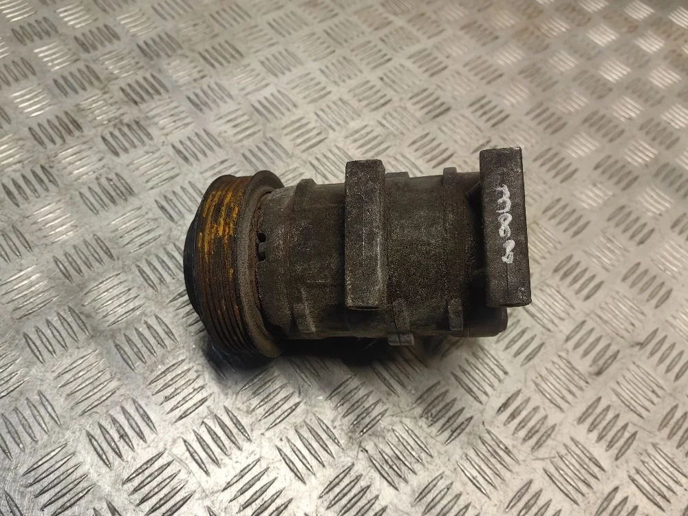 Компрессор кондиционера Hyundai Solaris