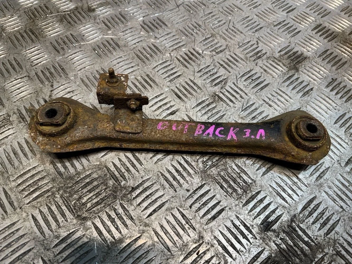 Рычаг задний левый Субару аутбэк