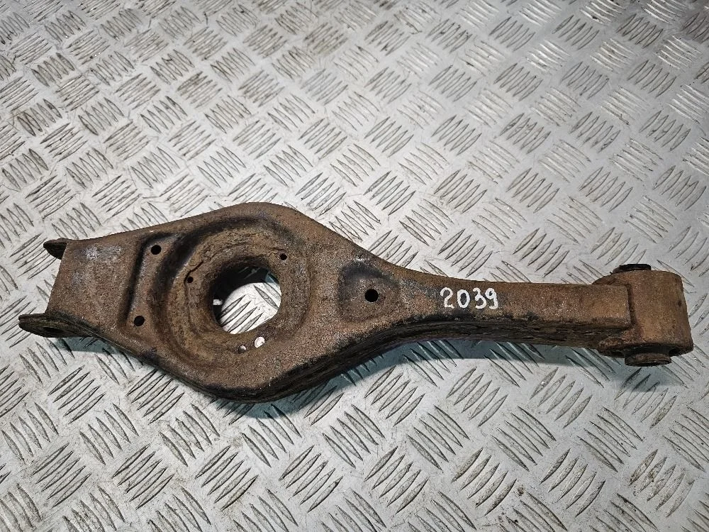 Рычаг подвески нижний задний Hyundai Elantra