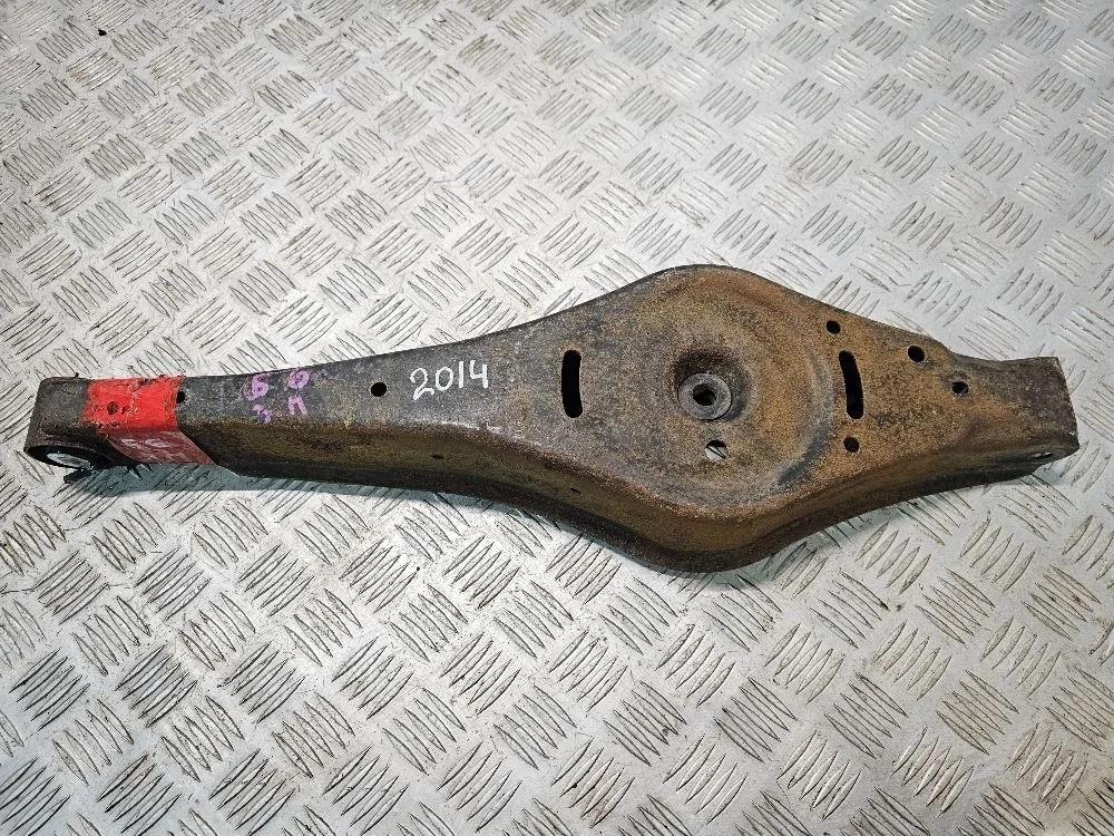 Рычаг подвески задний Volkswagen Golf