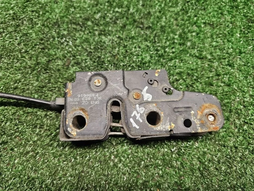 Замок капота Volkswagen Passat (B6) VI