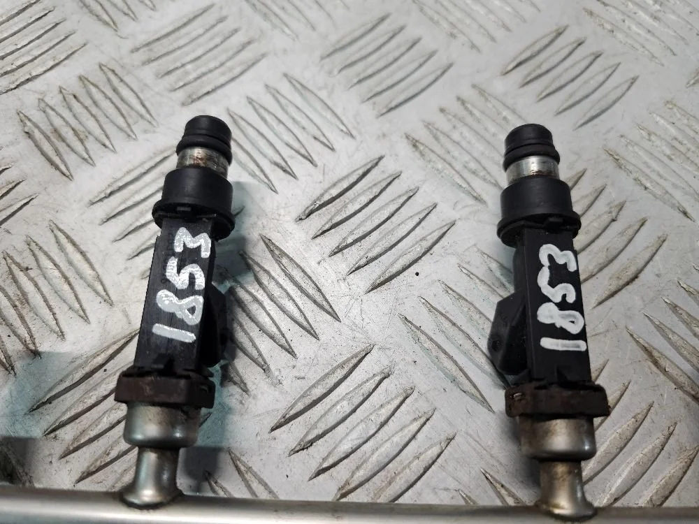 Форсунка инжекторная электрическая Opel Zafira A