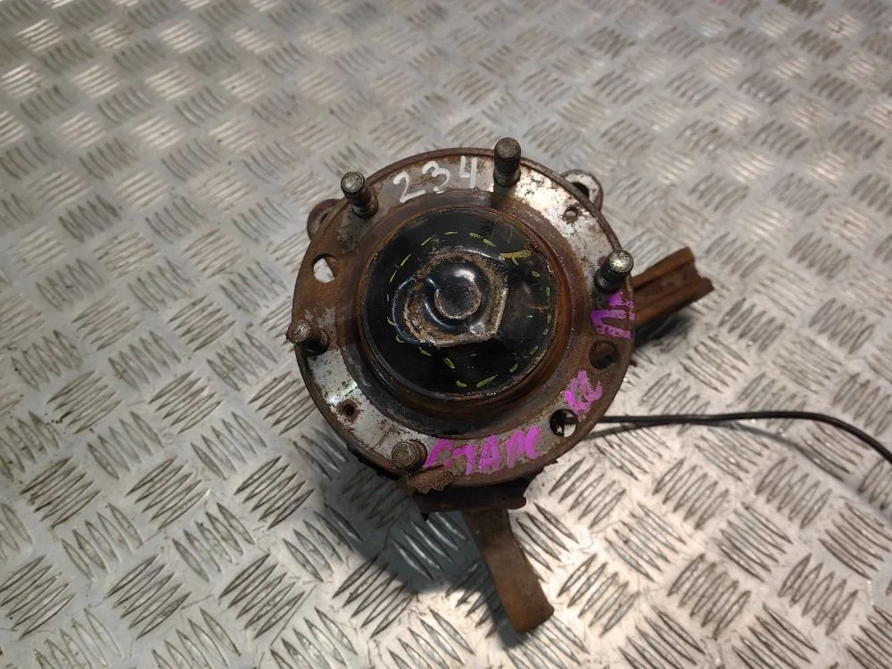 Кулак передний правый Hyundai Grand Starex