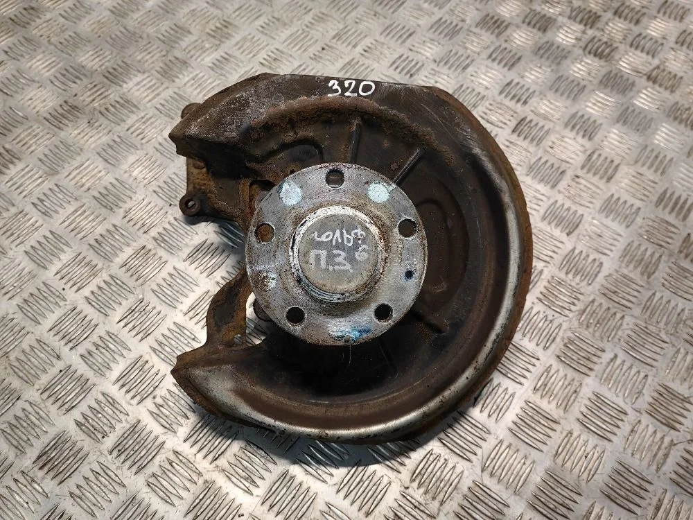 Кулак задний правый Volkswagen Golf Mk6