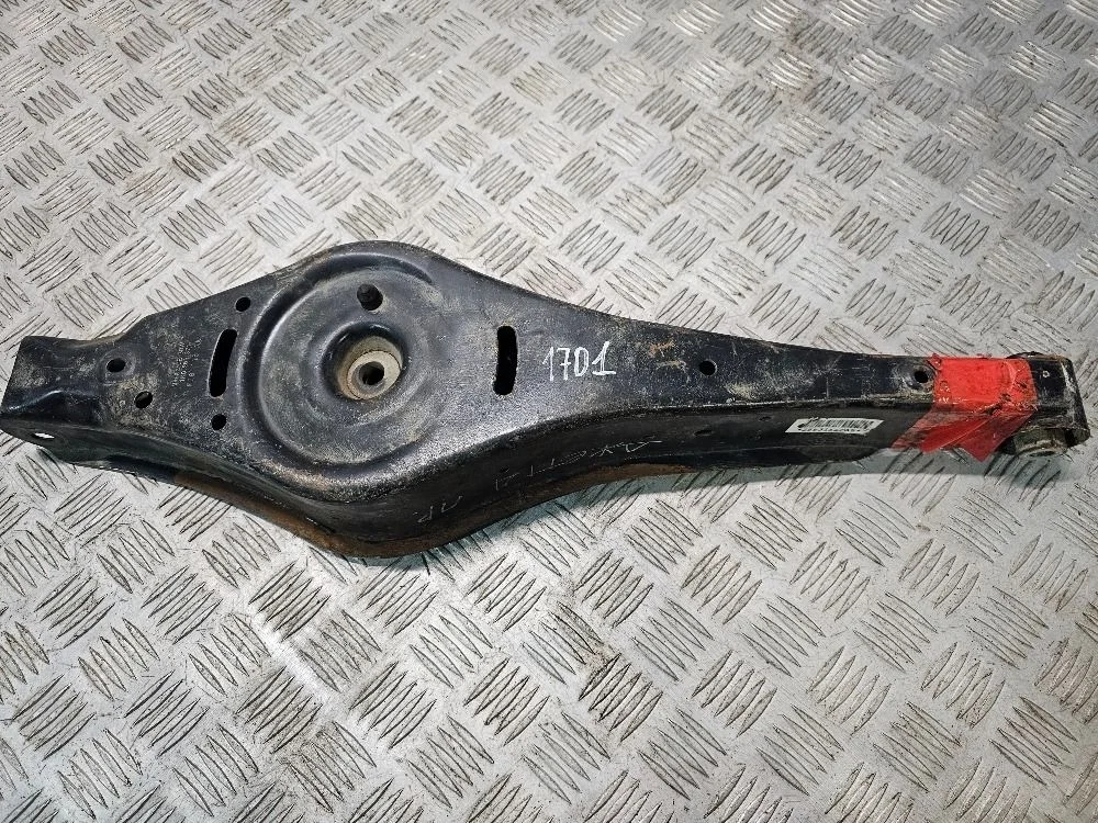 Рычаг задний левый/правый Volkswagen Jetta V