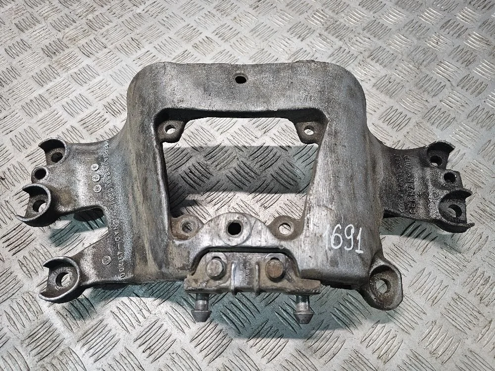 Кронштейн КПП Audi A6 (C6)