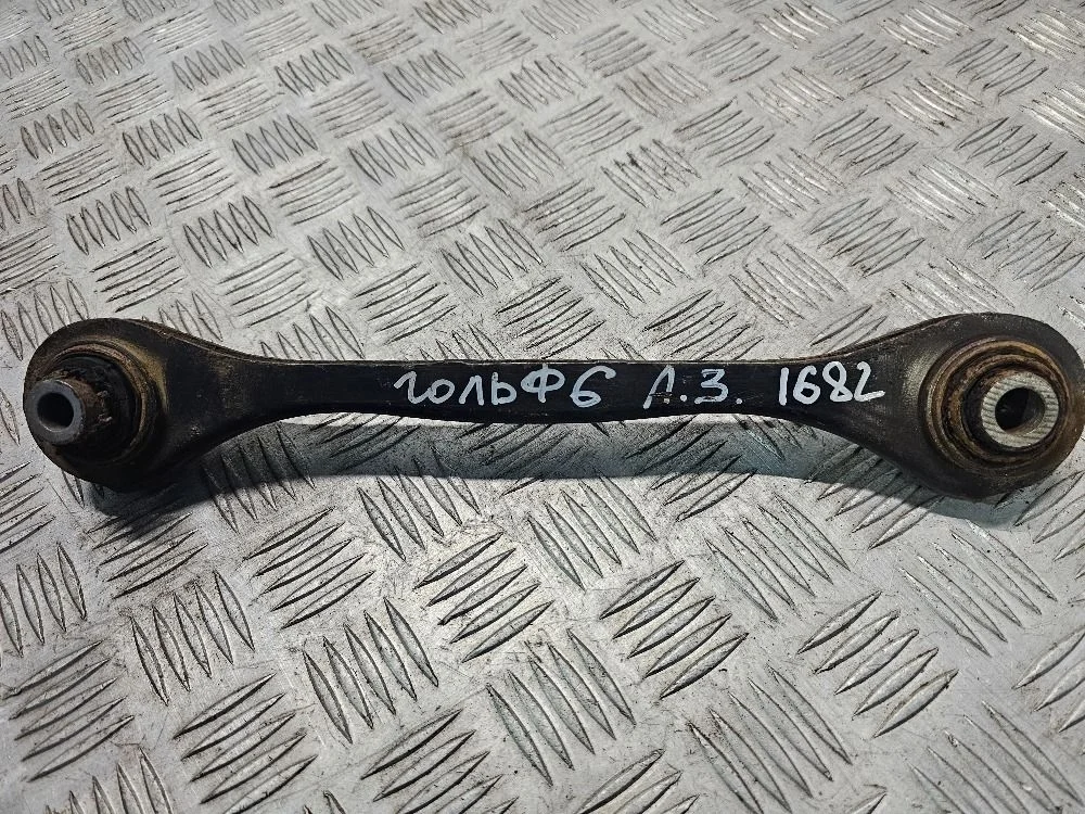 Рычаг задний правый Volkswagen Jetta 5