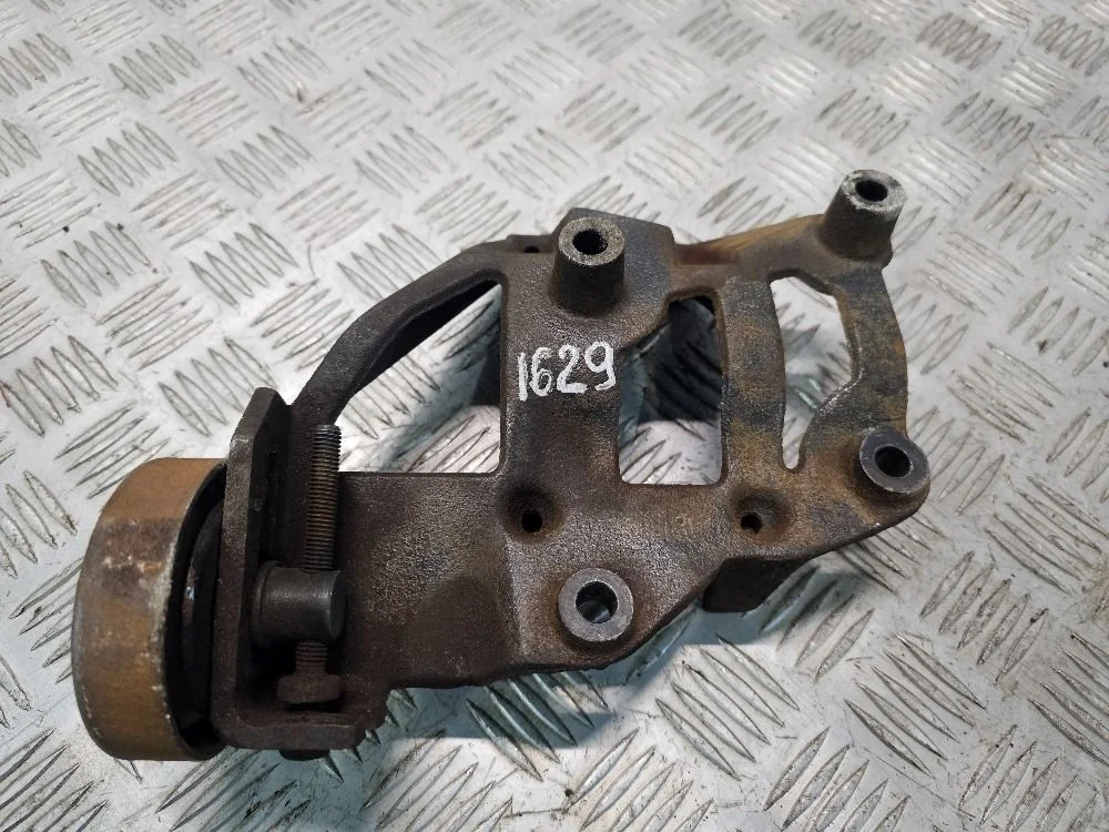 Кронштейн компрессора кондиционера Hyundai Accent