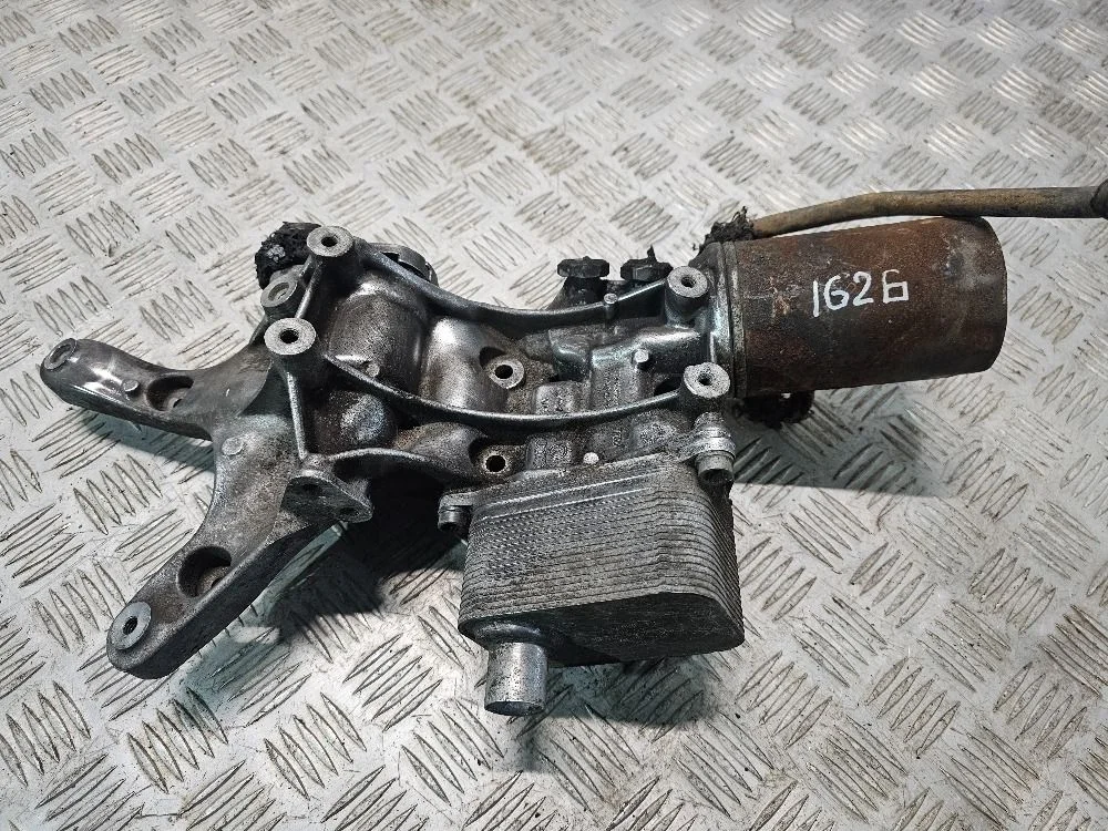 Кронштейн масляного фильтра Audi A5