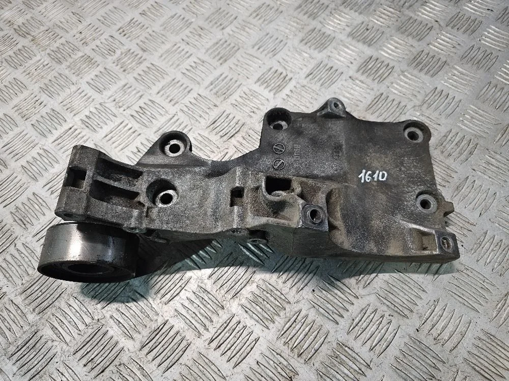 Кронштейн генератора VW Passat B6