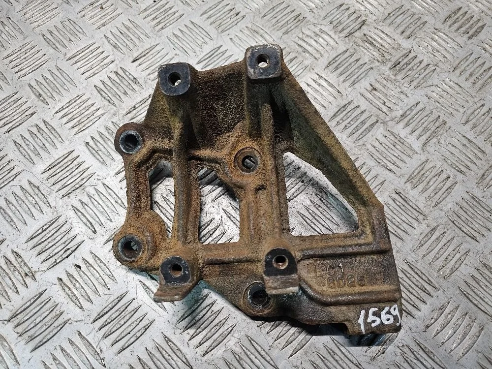 Кронштейн компрессора кондиционера Hyundai Accent